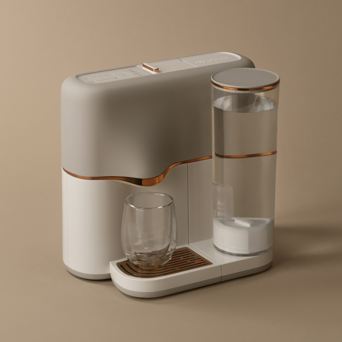 Avoury One Teemaschine Copper Cream seitlich mit Glas