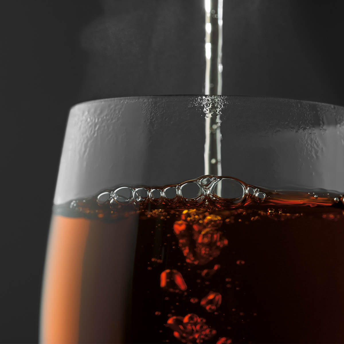 Tasse mit aufgebr&uuml;htem Avoury Strong Assam Schwarztee